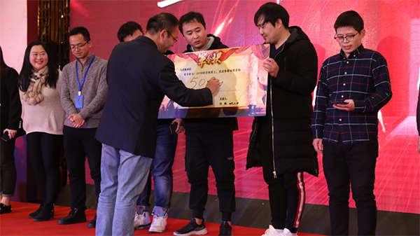 信息化團(tuán)隊(duì)簽下軍令狀